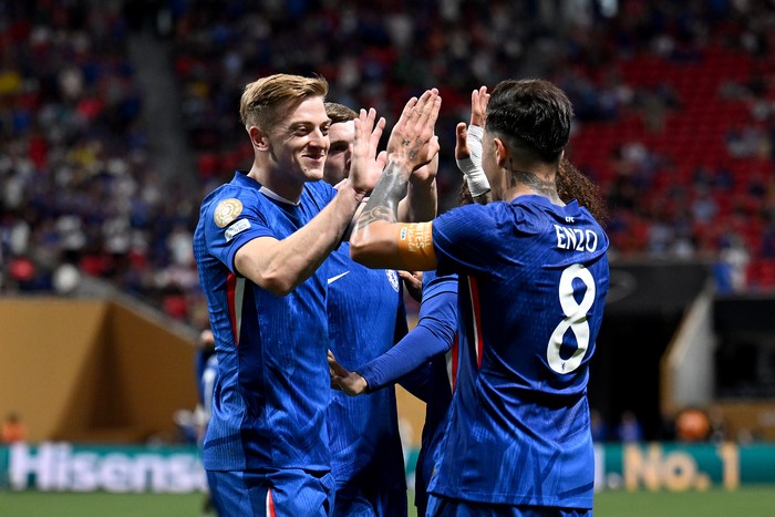 chelsea-vs-los-angeles-fc-chelsea-vs-lafc-piala-dunia-antarklub-2025-liam-delap-enzo-fernandez-1750107789440