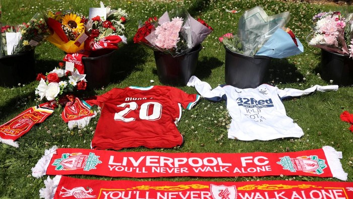 karangan-bunga-mengenang-diogo-jota-penuhi-anfield-1751551817731_169