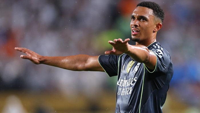 trent-alexander-arnold-real-madrid-rb-salzburg-vs-real-madrid-piala-dunia-antaraklub-2025-1751007949603_169