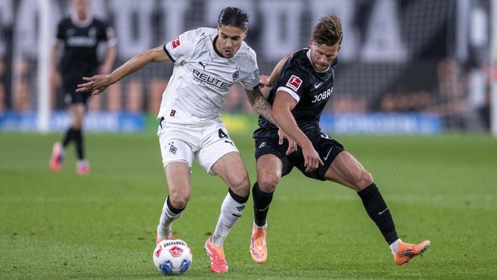 kevin-diks-borussia-moenchengladbach-vs-freiburg-liga-jerman-bundesliga-1759707602133_169