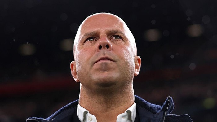 arne-slot-1762542070739_169