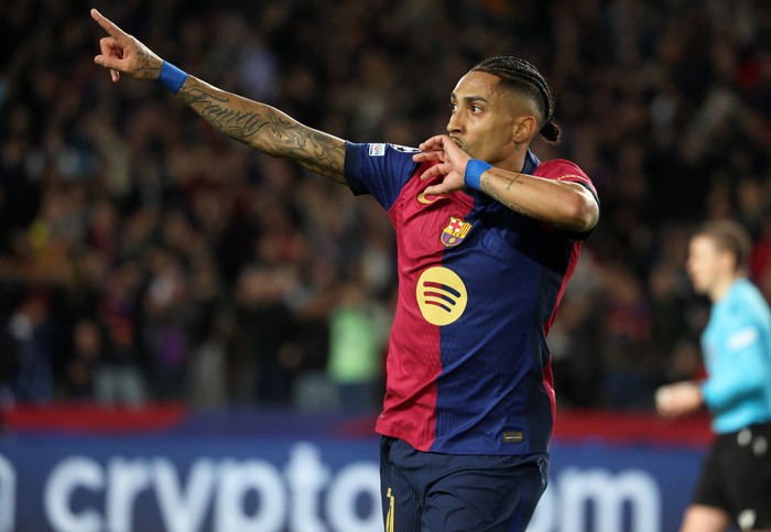 raphinha-barcelona-vs-benfica-barcelona-liga-champions-babak-16-besar-liga-champions-1741775469908