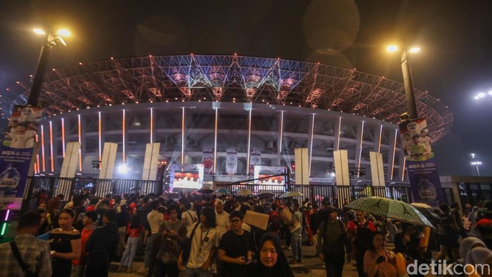 nobar-di-gbk-ramai-meski-indonesia-dibantai-1749557186119_169